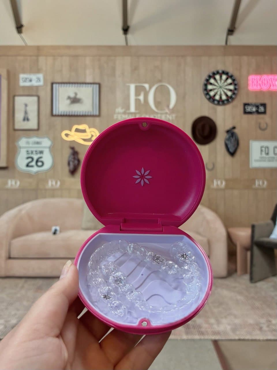 Estuche de alineadores Invisalign para valorar un caso Diamond Plus